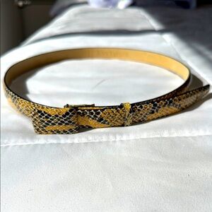NWOT- Ann Taylor Yellow and Black Reptile leather belt. M 36”
